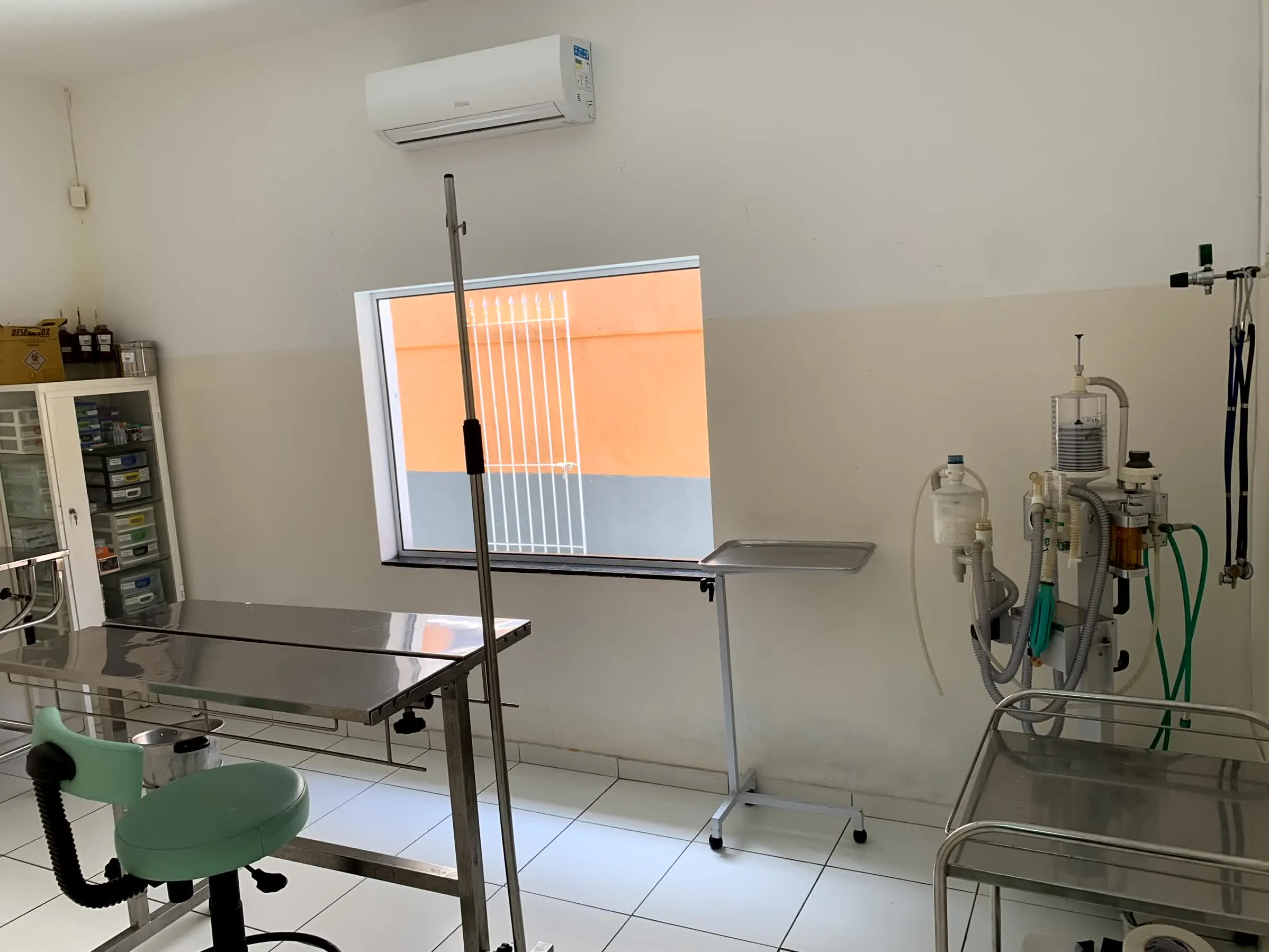 Ambiente planejado para exames na Agro Curió Clínica Veterinária em SJC